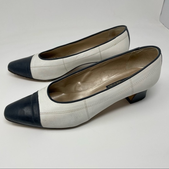 VAN ELI Vintage Navy and Ivory Pumps size 9N - Picture 6 of 12